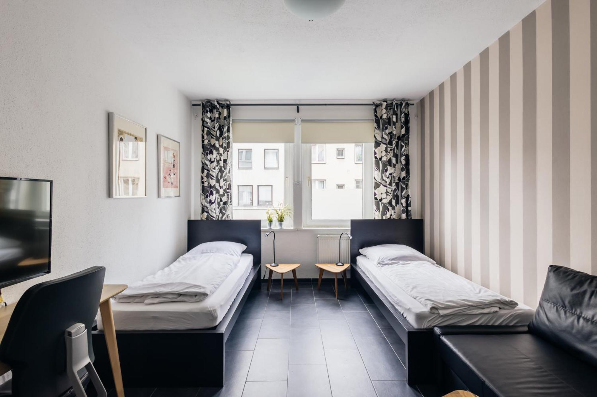 Centrally Located 2-Room Apartment Ганновер Екстер'єр фото