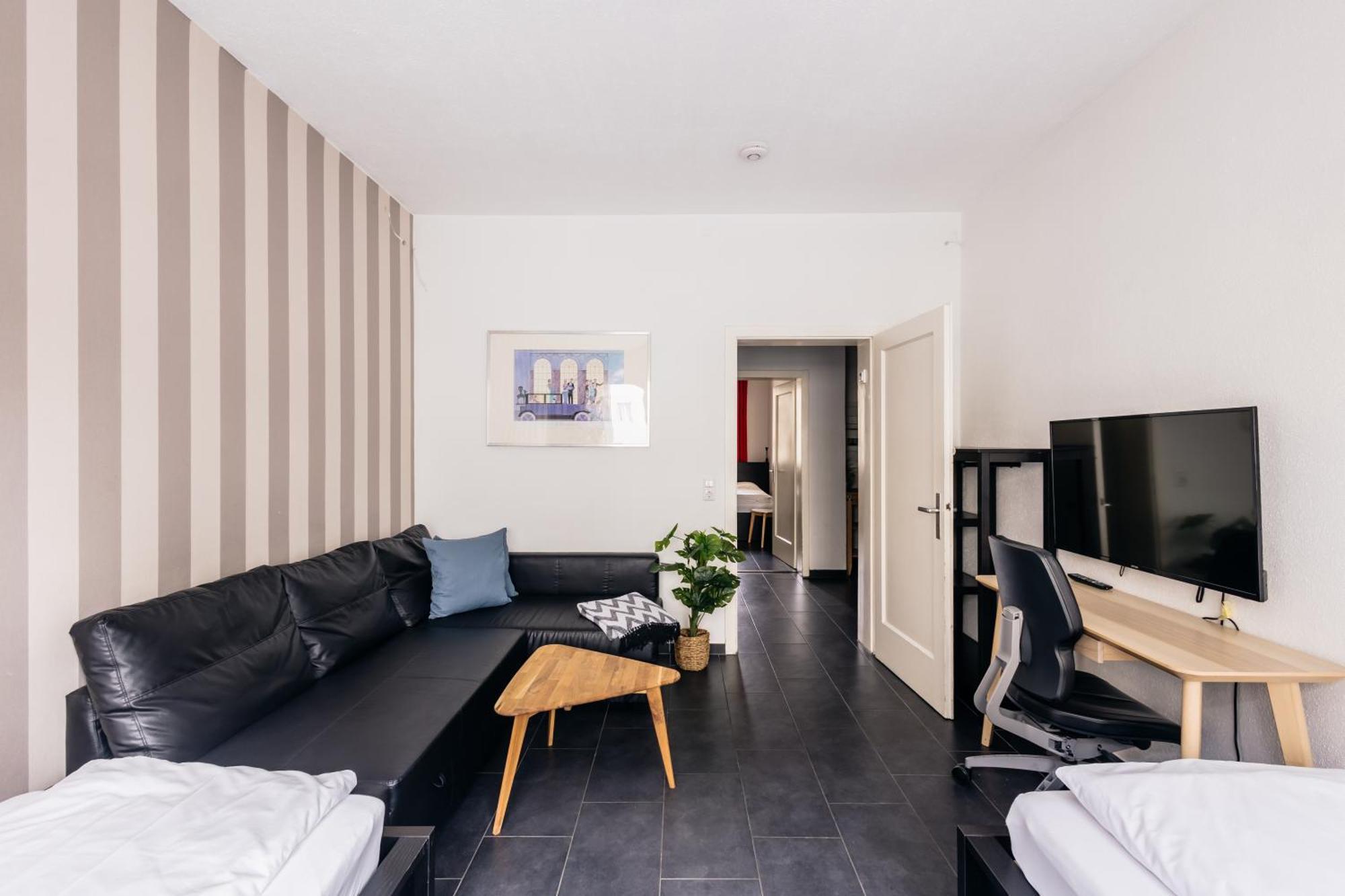 Centrally Located 2-Room Apartment Ганновер Екстер'єр фото