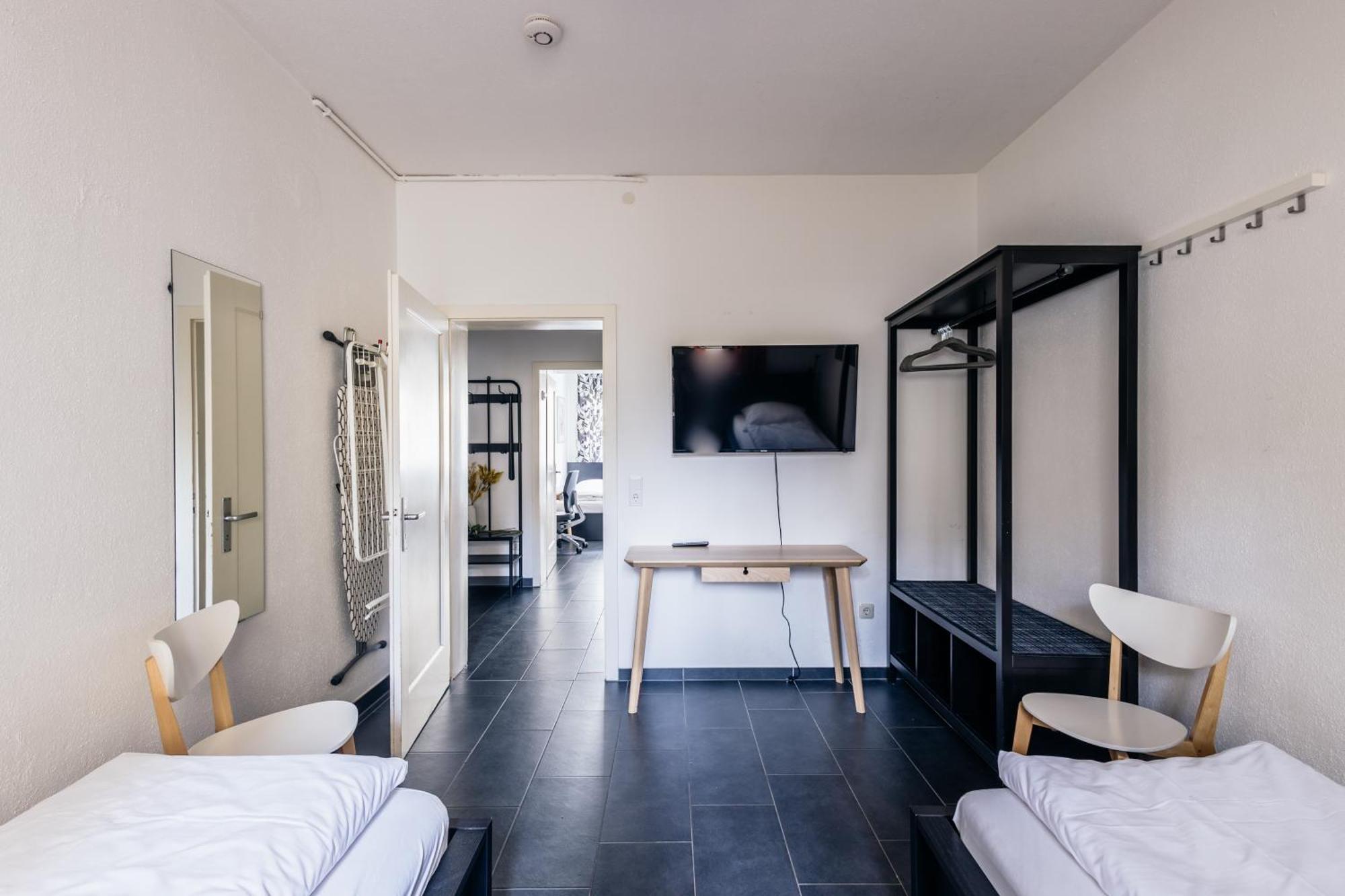Centrally Located 2-Room Apartment Ганновер Екстер'єр фото