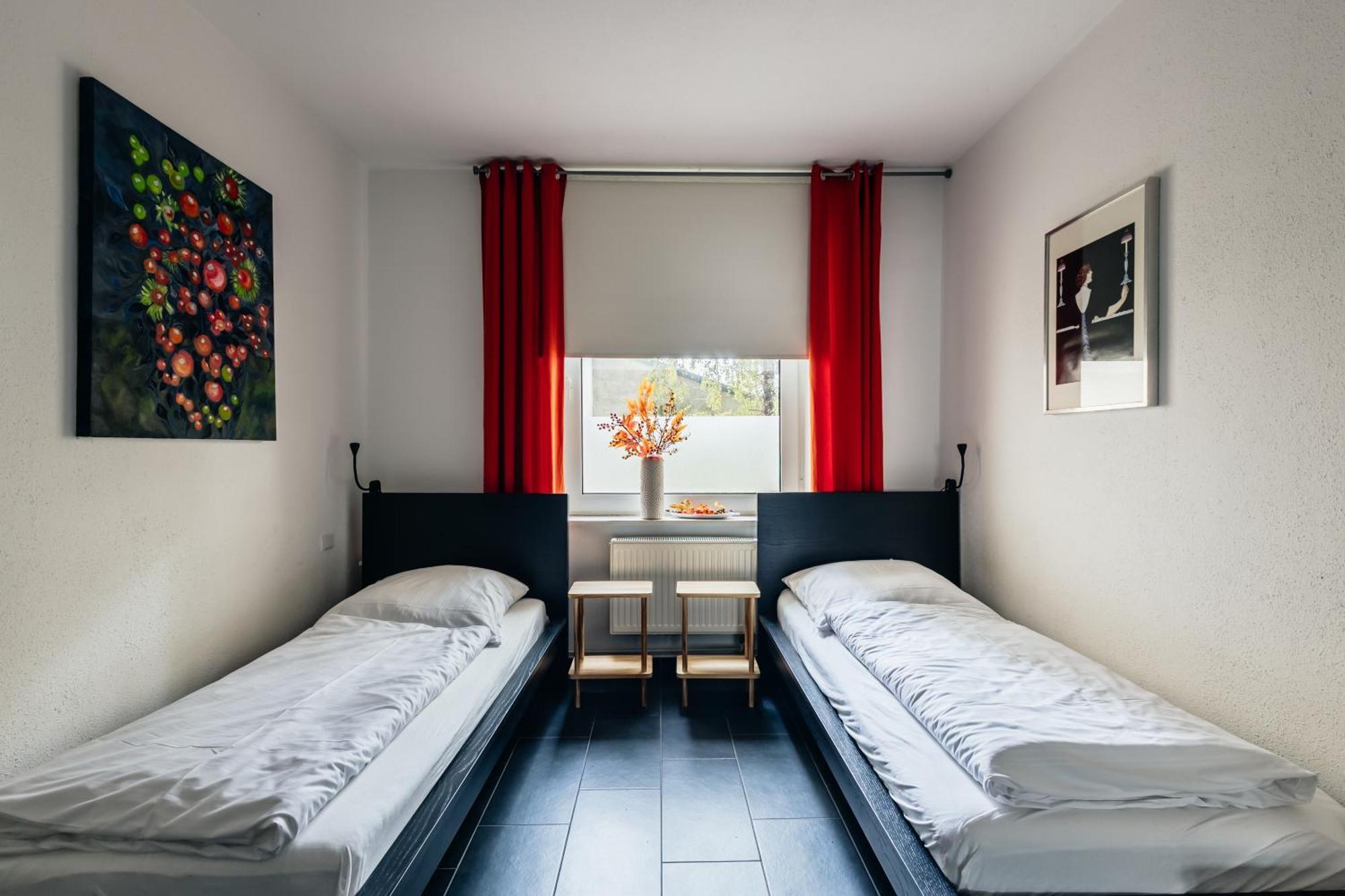 Centrally Located 2-Room Apartment Ганновер Номер фото