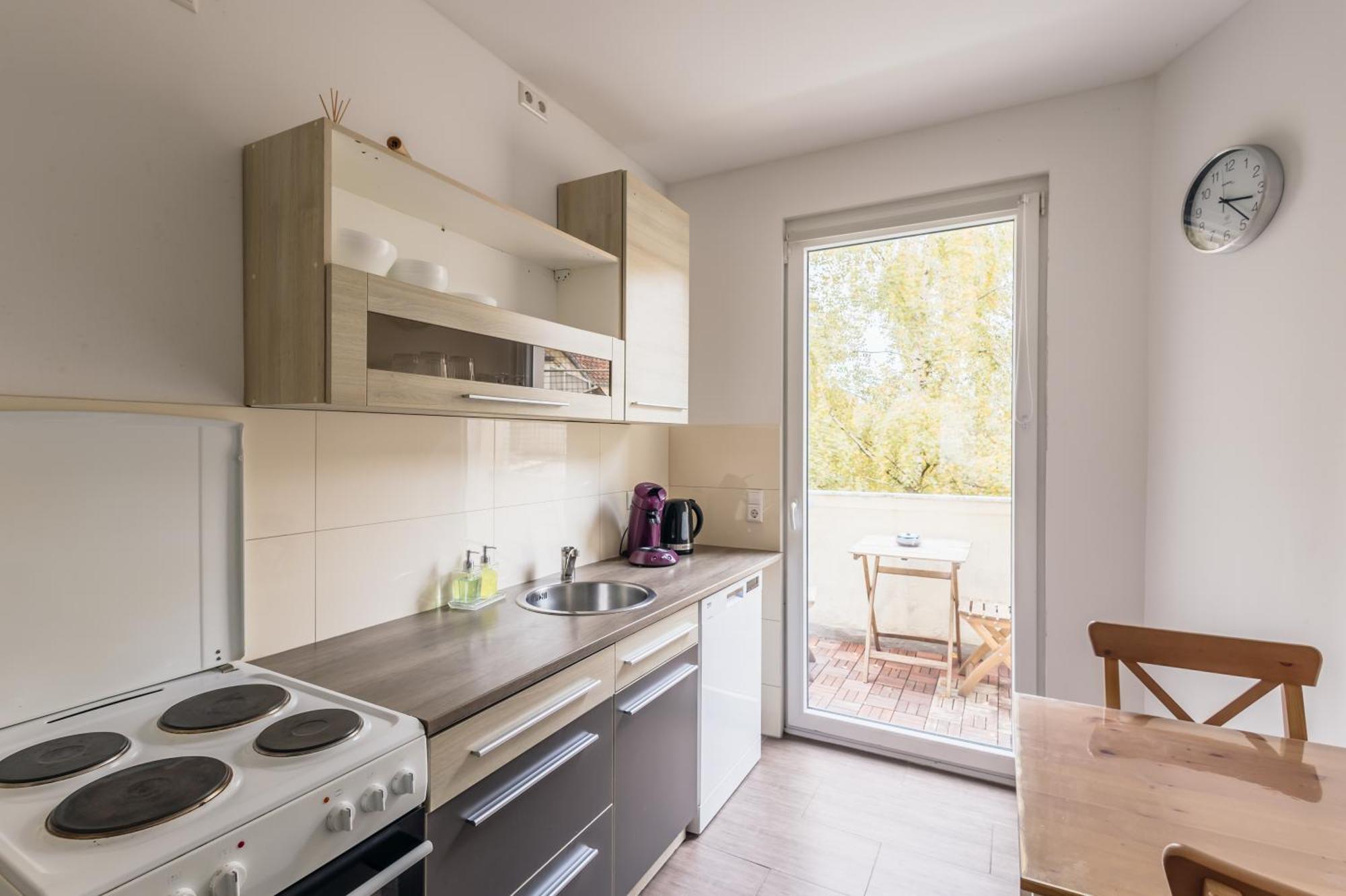 Centrally Located 2-Room Apartment Ганновер Номер фото