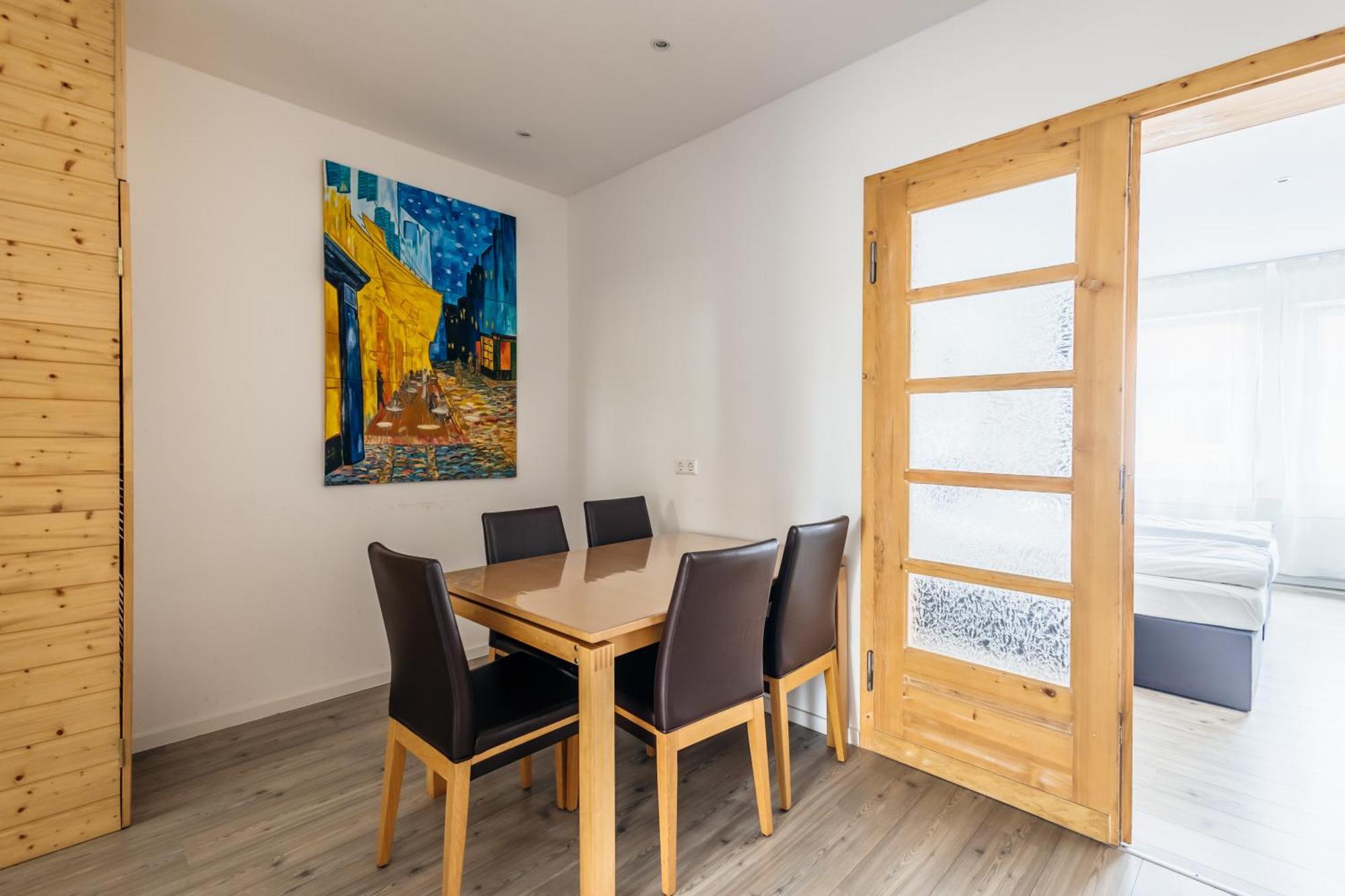 Centrally Located 2-Room Apartment Ганновер Екстер'єр фото