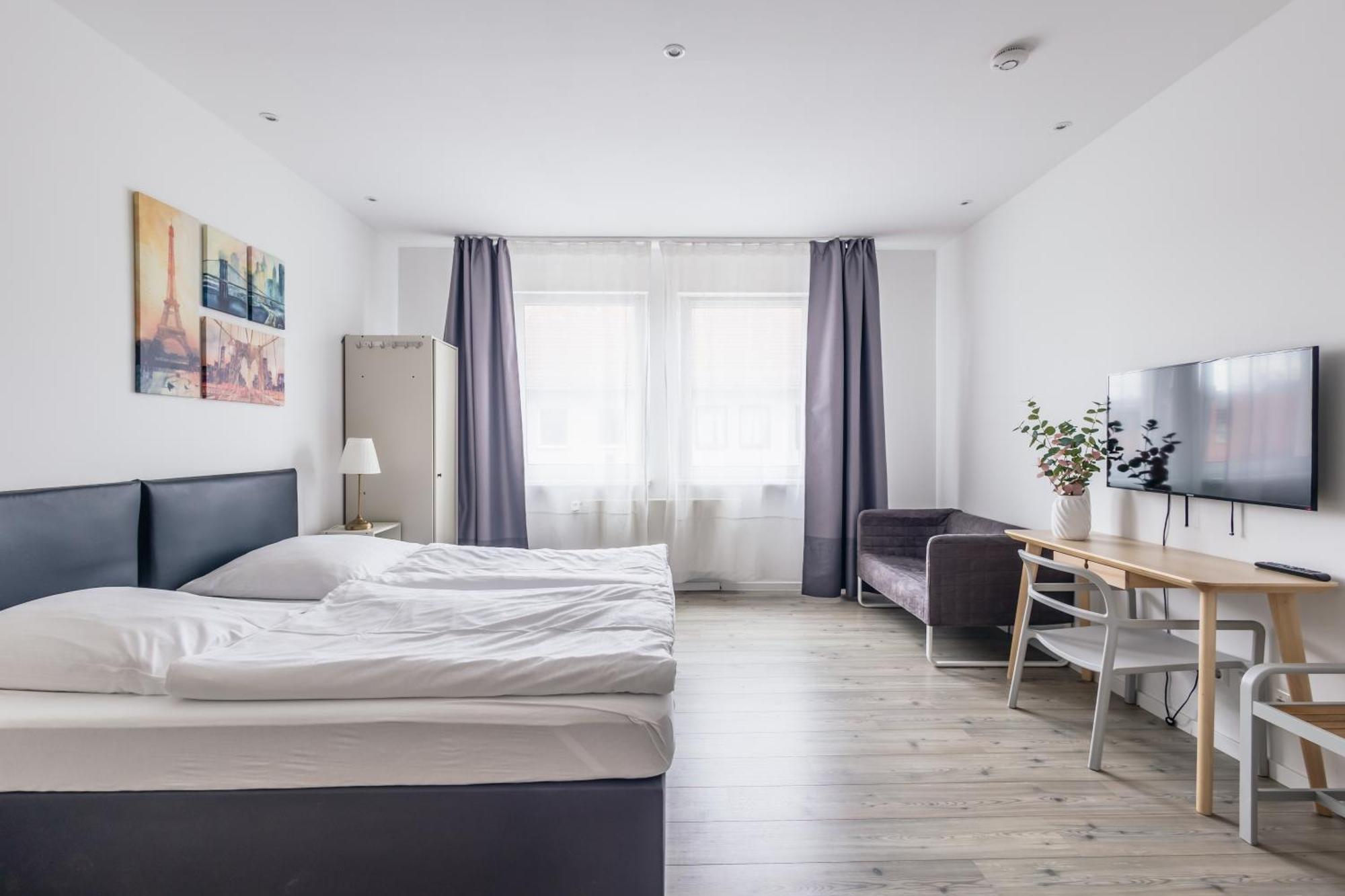 Centrally Located 2-Room Apartment Ганновер Екстер'єр фото