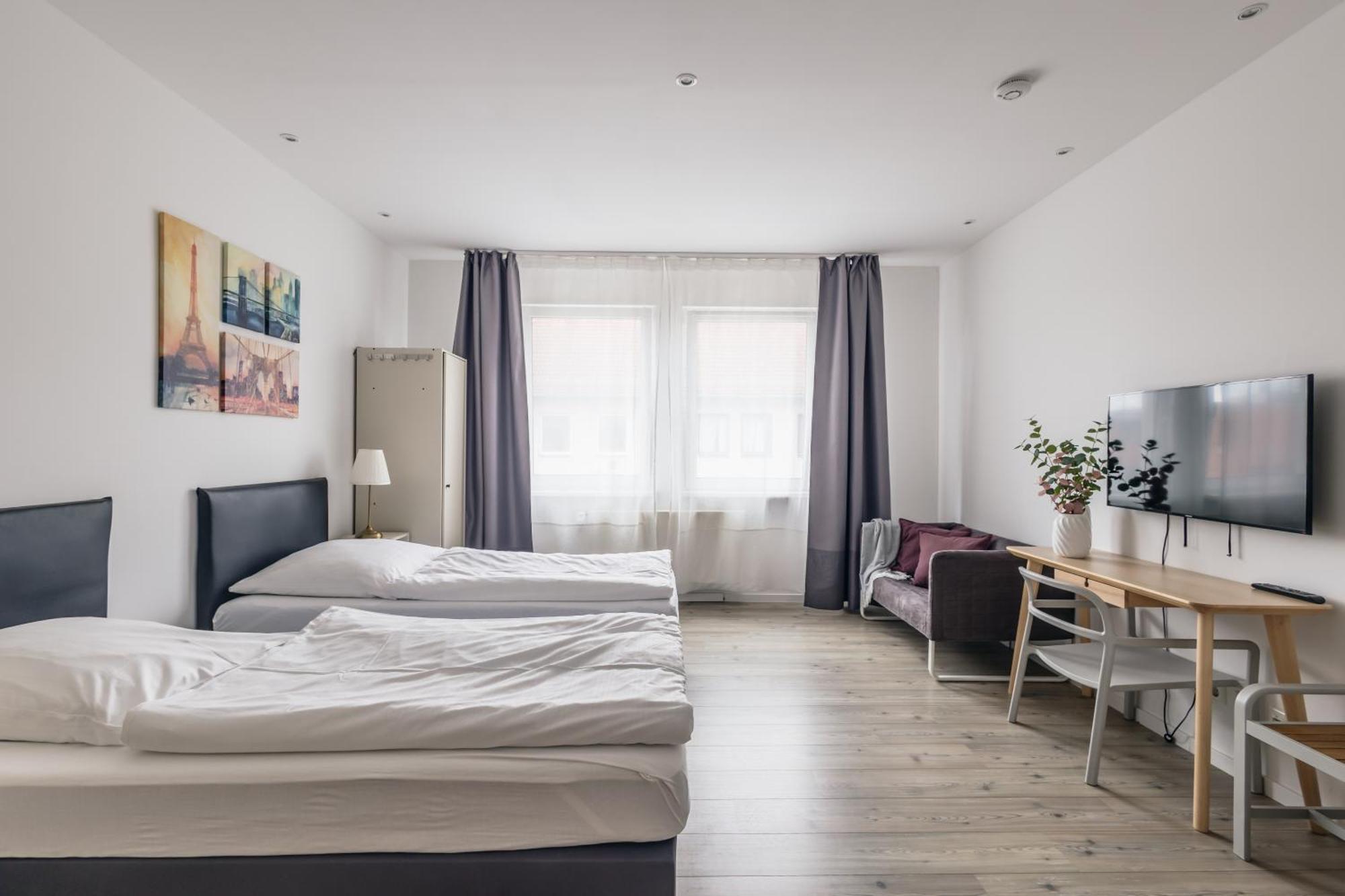 Centrally Located 2-Room Apartment Ганновер Екстер'єр фото