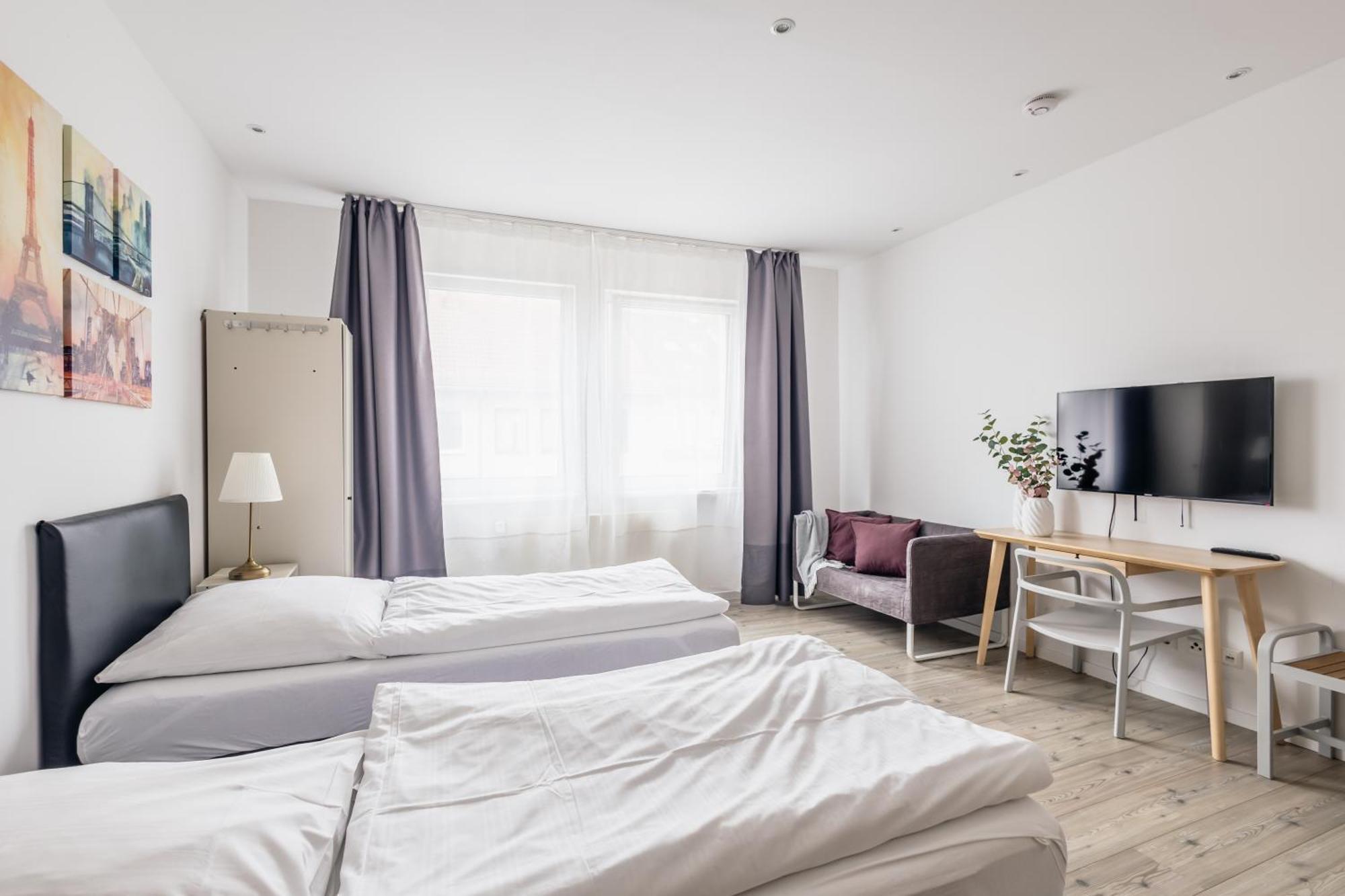 Centrally Located 2-Room Apartment Ганновер Екстер'єр фото
