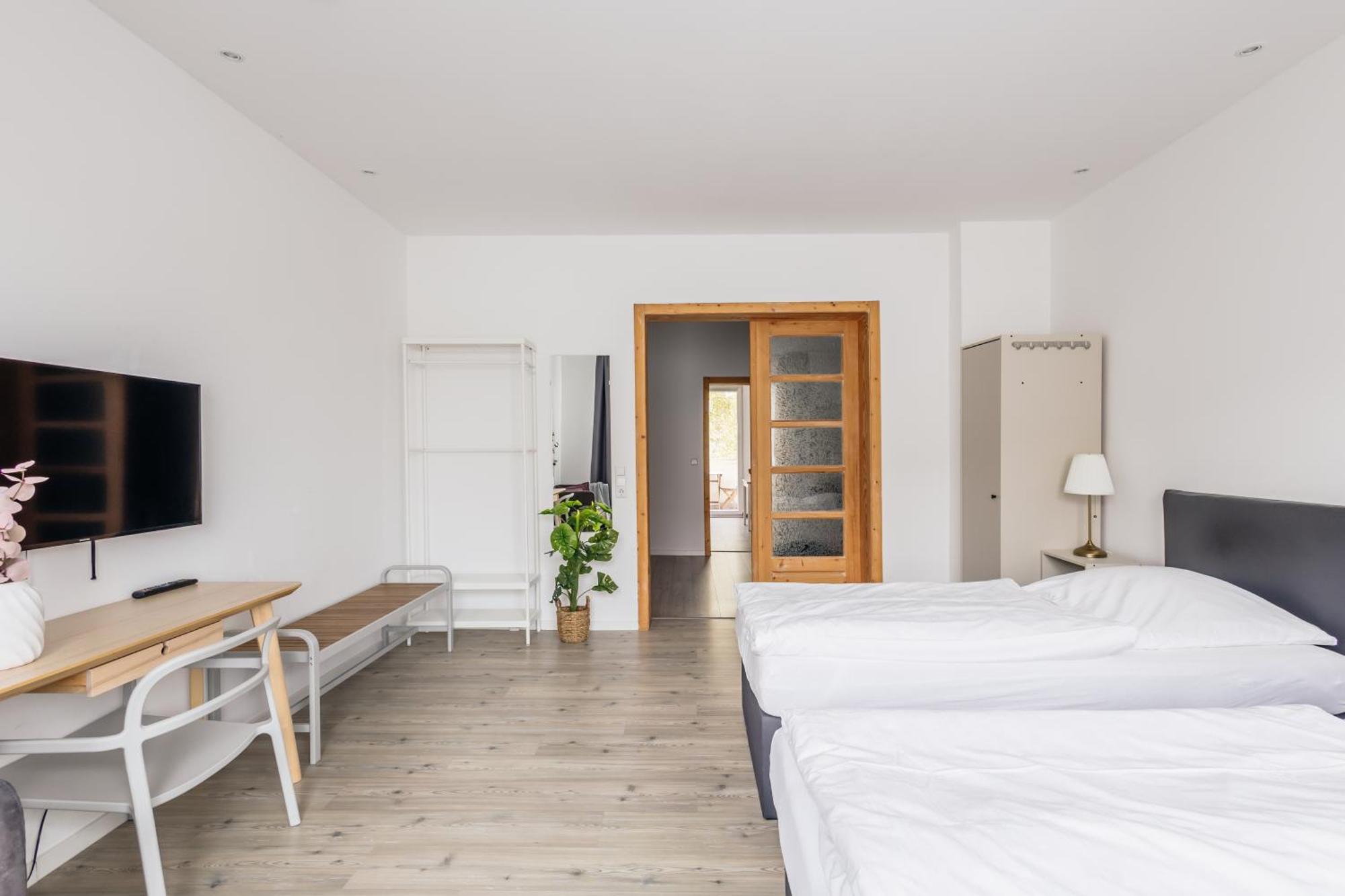 Centrally Located 2-Room Apartment Ганновер Екстер'єр фото