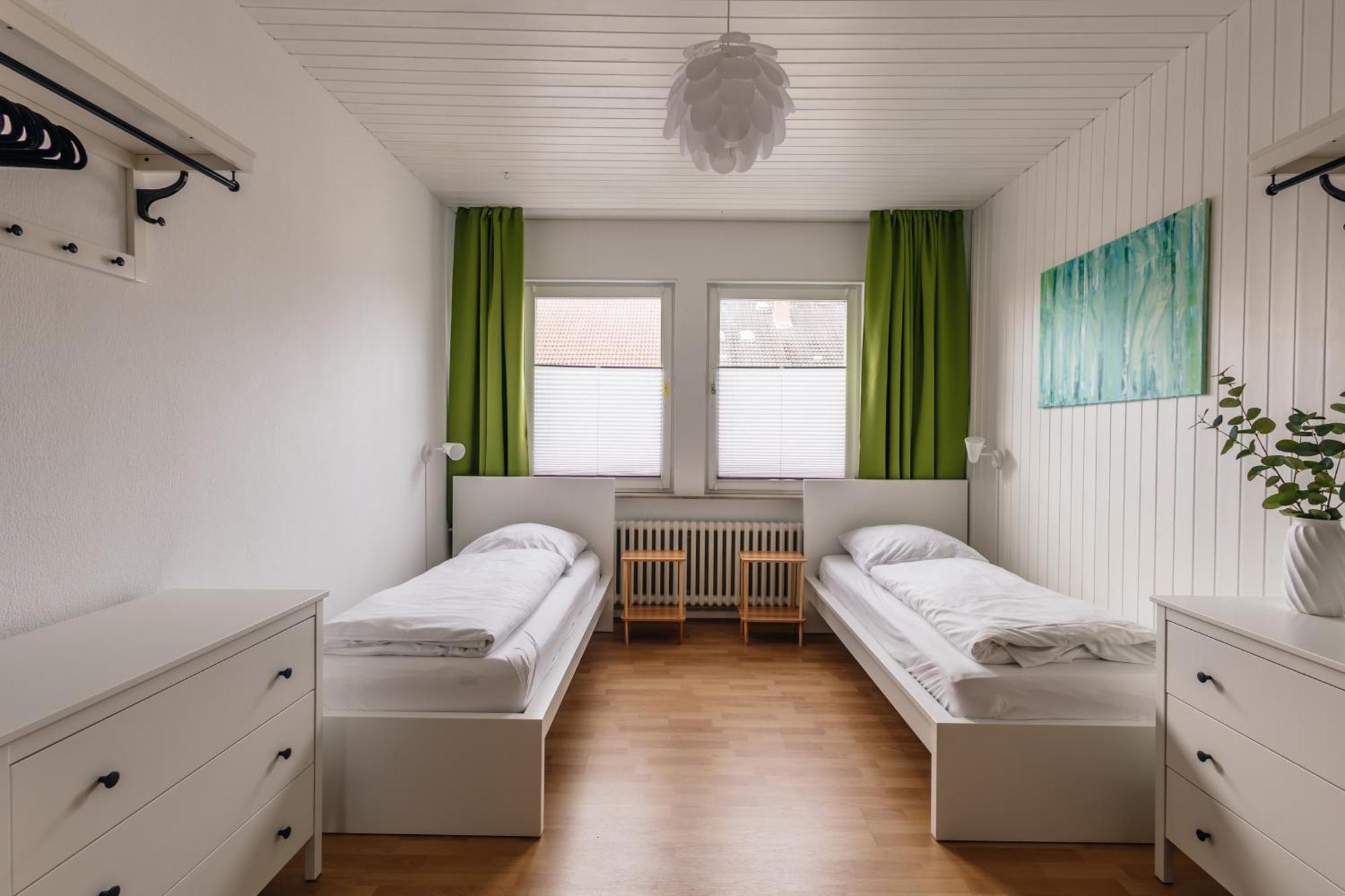 Centrally Located 2-Room Apartment Ганновер Екстер'єр фото