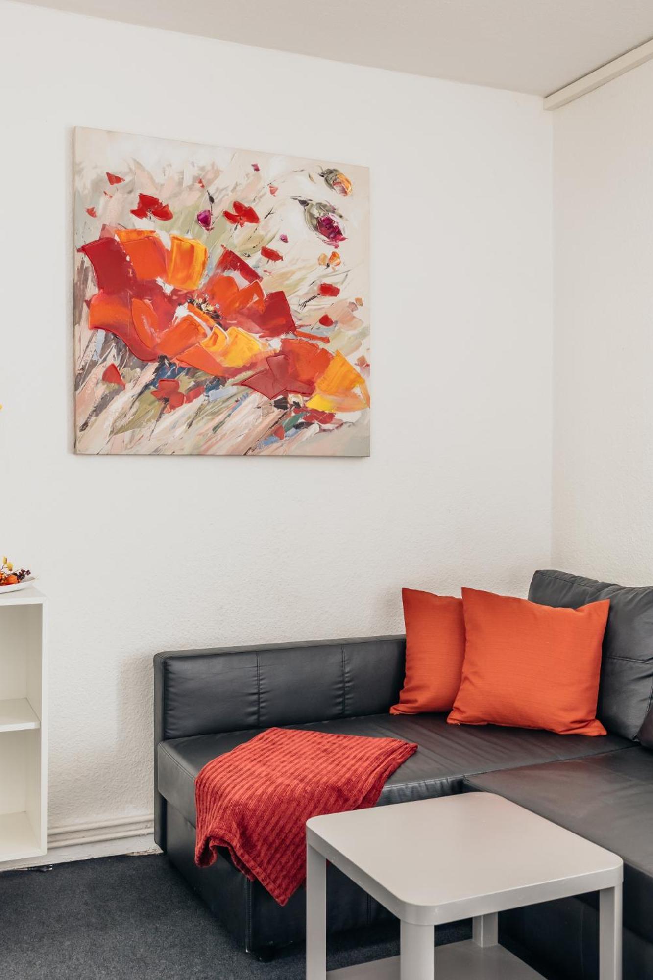 Centrally Located 2-Room Apartment Ганновер Екстер'єр фото